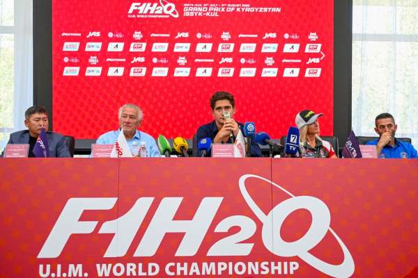 UIM F1H2O Dünya Şampiyonası Kırgızistan Grand Prix'sinin basın toplantısı yapıldı