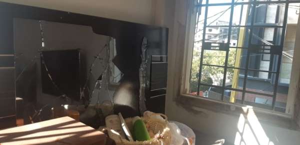 Lübnan'daki patlama sonrası halk faciadan kalan izleri silmeye çalışıyor