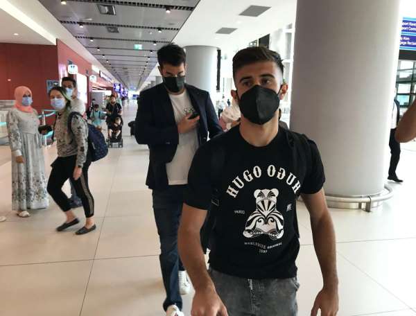 Fenerbahçe'nin yeni transferi Rossi, İstanbul'a geldi