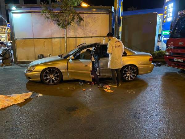 Maltepe'de park halindeki araca silahlı saldırı: 1 yaralı