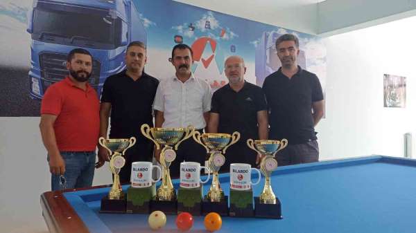 Bozüyük'te 3 bant bilardo turnuvası yapıldı