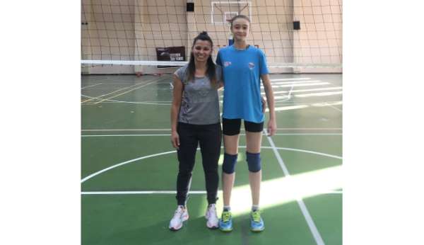 Minel Nefin Özen, Eczacıbaşı'na transfer oldu