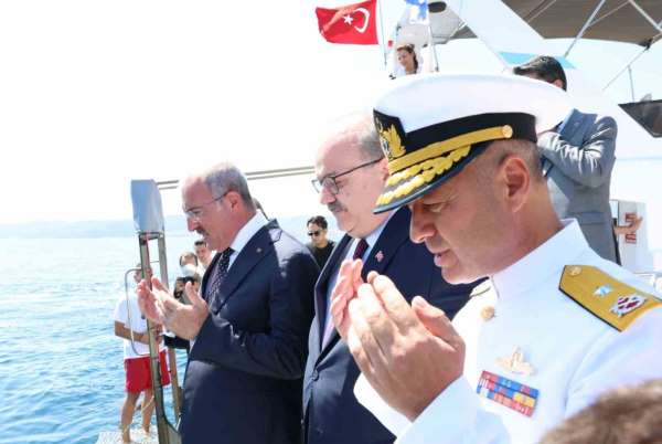 72 yıl sonra şehit denizcilerimiz anısına Dumlupınar'a saygı dalışı