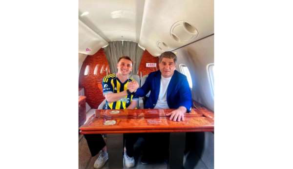 Kerem Aktürkoğlu Fenerbahçe formasını giydi