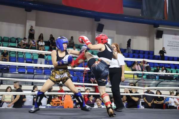 18. İller Arası Zafer Kupası Kick Boks Şampiyonası Kütahya'da gerçekleştirildi