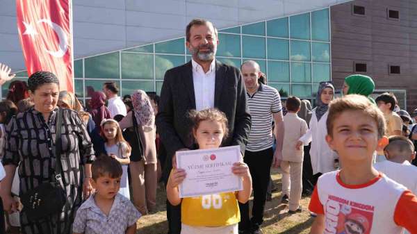 600 çocuk Gürsu'da yüzmeyi öğrendi