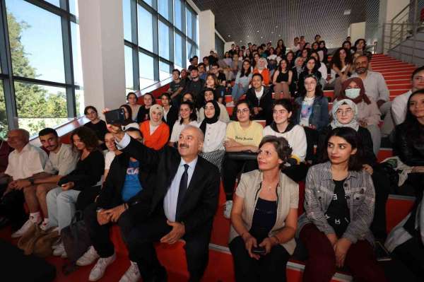 Gebze'de üniversiteyi ilk kez kazananlara 12 bin TL destek