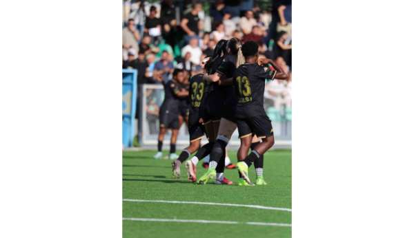 Laurıe Ann Moıse sezona hat-trick yaparak başladı