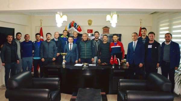 Güroymaklı öğretmenler, basketbol ve voleybol takımları Bitlis il birincisi oldu