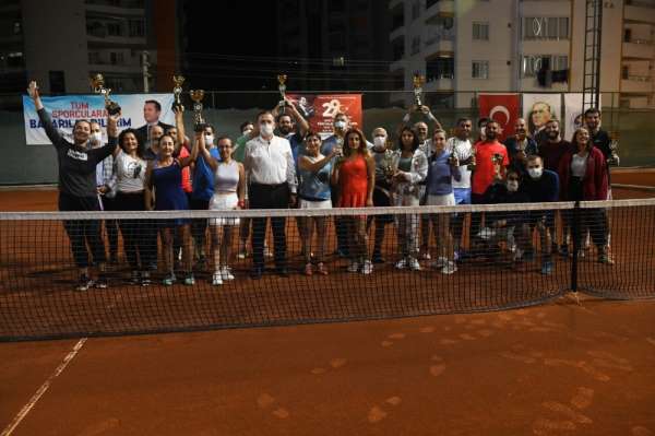 Cumhuriyet Kupası Tenis Turnuvası sona erdi 