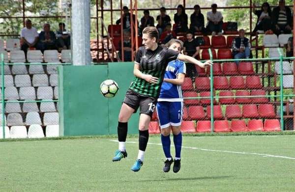 Kocaeli Kadın FK'nın stoperi Trabzonspor'a transfer oldu