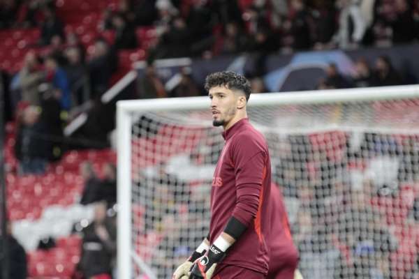 Altay Bayındır: 'Galatasaray ile oynadığımız maçlardaki atmosferi seviyordum'