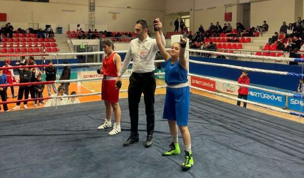 Akdeniz Belediye Spor'dan Kayseri'de şampiyonluk geçidi