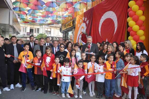 Salihli'de Galatasaray Taraftarlar Derneği açıldı