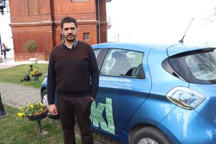 Yalova'nın elektrikli ilk resmi kurum arabası Yürüyen Köşk'te tanıtıldı 