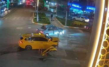 Tokat'ta kavşakta yaşanan kazalar KGYS kameralarına yansıdı