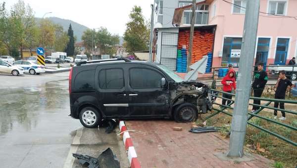 Bilecik'te yaşanan trafik kazasında 1 kişi yaralandı
