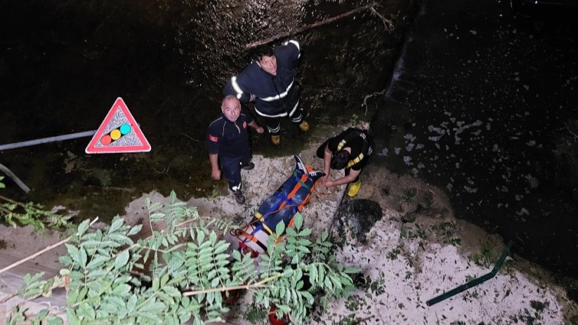 Samsun'da dereye uçan otomobilde can pazarı: 1 ölü, 1 yaralı