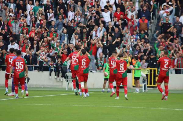 Karşıyaka, namağlup yoluna devam ediyor