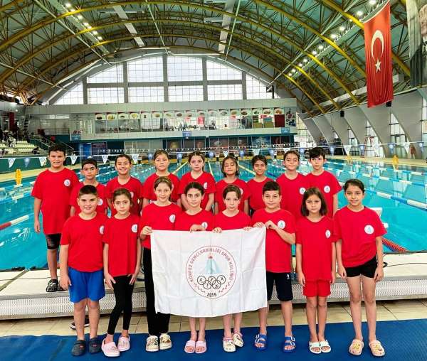 Körfezli yüzücüler Sakarya'da şampiyon oldu