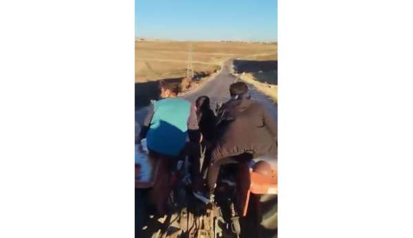 Yolculuklarını çekmek isterken, kendi kazalarını kaydettiler