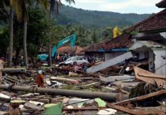 Endonezya'daki tsunami felaketinde yaralı sayısı ikiye katladı