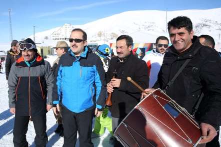 Kop Dağı Kış Sporları ve Kayak Merkezi'nde sezon başladı 