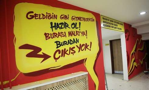 Yeni Malatya Stadyumu'nun koridorlarına sanatçı eli değdi 