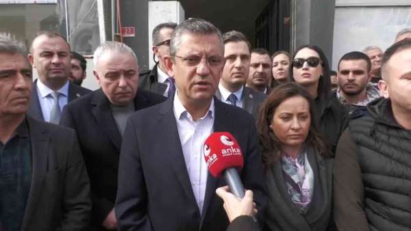 CHP Genel Başkanı Özel memleketi Manisa'da şehit ailesini ziyaret etti