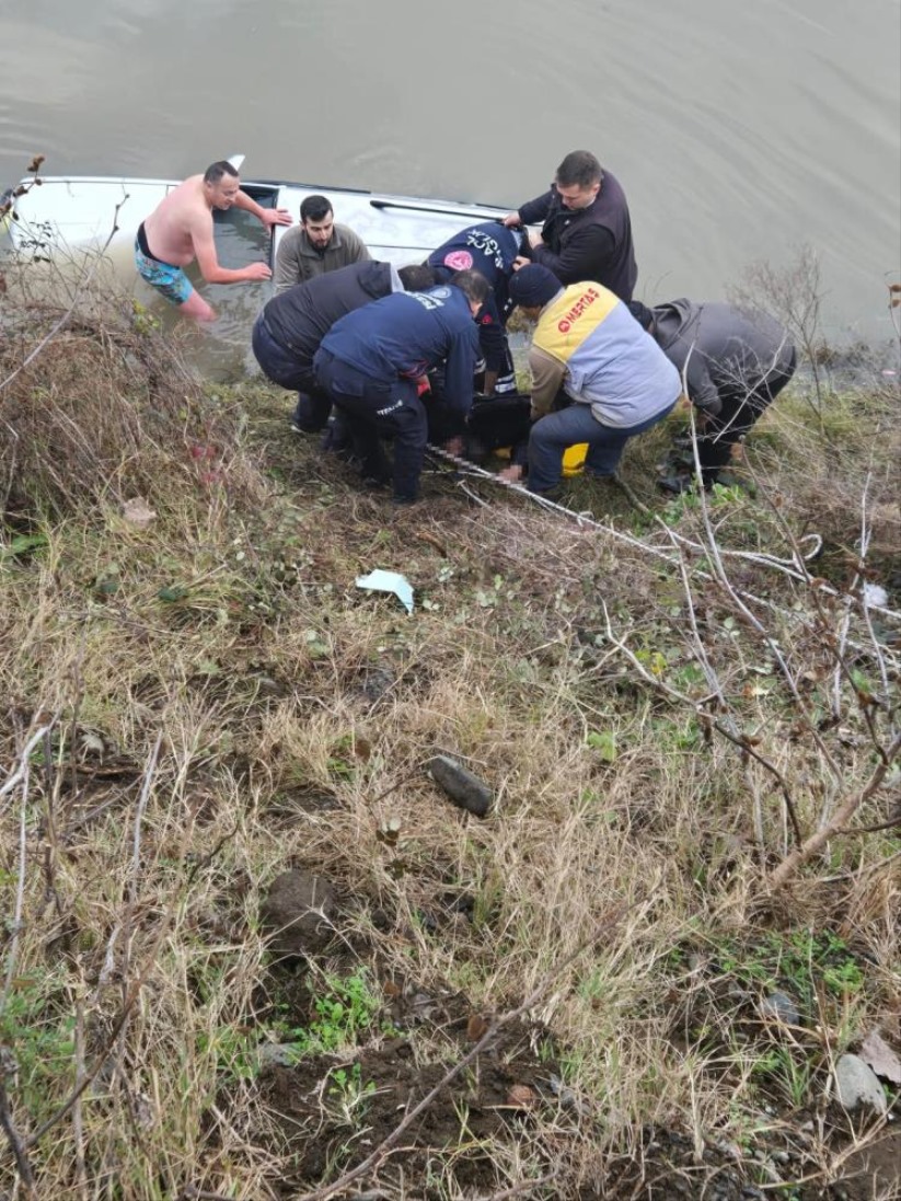 Samsun'da otomobil Terme Çayı'na uçtu: 1 ölü