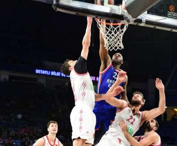 THY Euroleague: Anadolu Efes: 92 - Bayern Münih: 77 