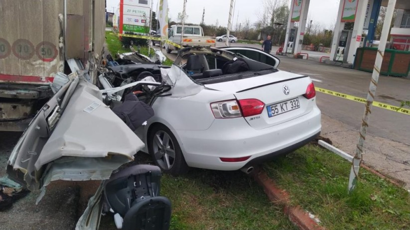 Samsun'da otomobil tır ile çarpıştı: 1 ölü, 2 yaralı - Samsun haber