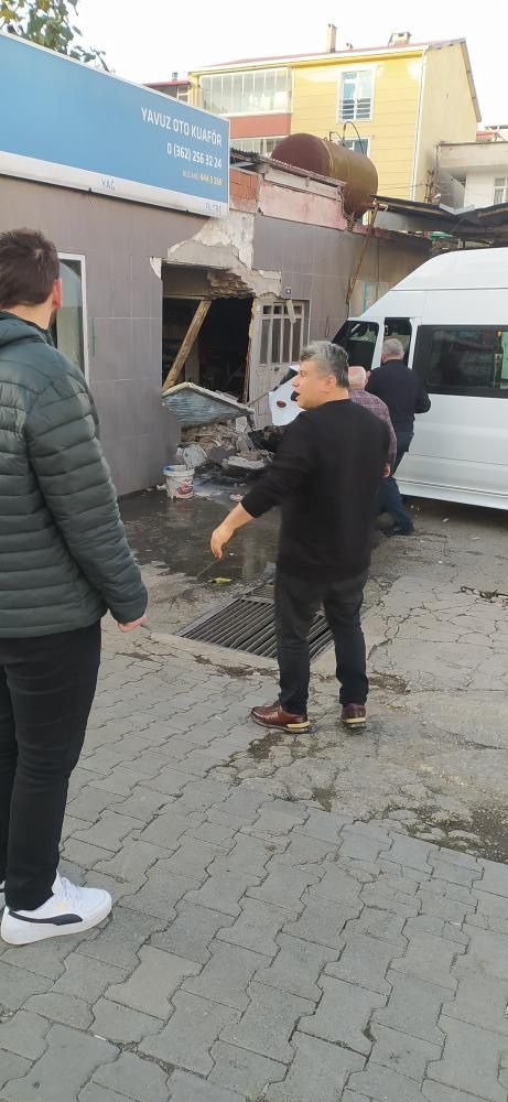 Samsun'da kalp krizi geçiren şoför oto yıkamaya daldı