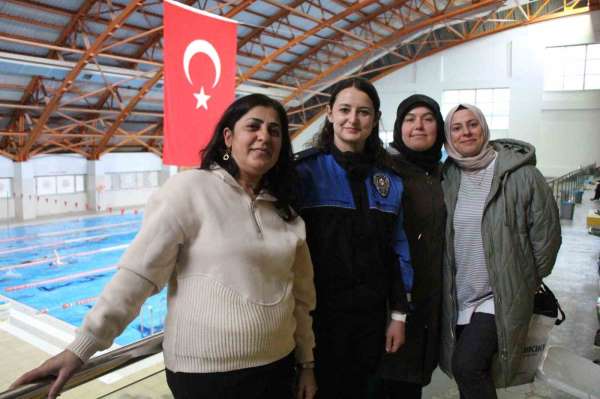 Amasya'da anneler polisten yüzme kursu istedi: 'Bizim zamanımızda böyle imkan yoktu'