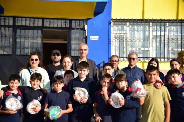 Büyükşehir'den okullara spor ekipmanı desteği