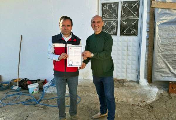 Simav'da 12 bin tavuk kapasiteli işletmeye yumurta paketleme faaliyeti için onay belgesi