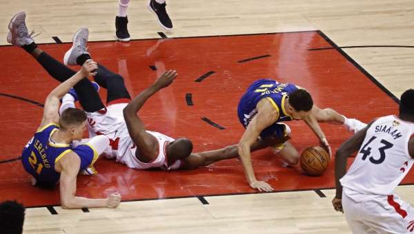 NBA final serisinde Toronto Raptors önde 