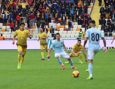 Spor Toto Süper Lig: Evkur Yeni Malatyaspor: 0 - Medipol Başakşehir: 1 (İlk yarı