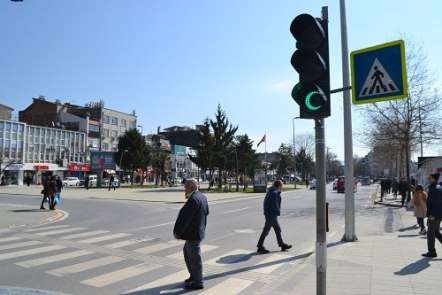 Sakarya'daki trafik lambaları 'Hilal' şeklini aldı 