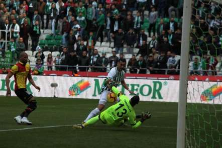 Spor Toto Süper Lig: Konyaspor: 1 - Göztepe: 0 (İlk yarı) 