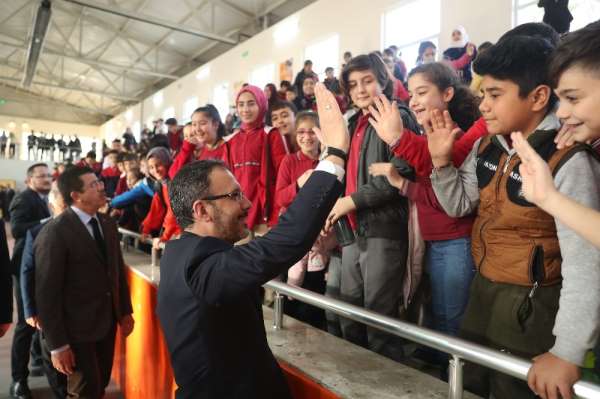Bakan Kasapoğlu: '81 ilde 1 milyon 226 bin sporcu adayı tarandı' 