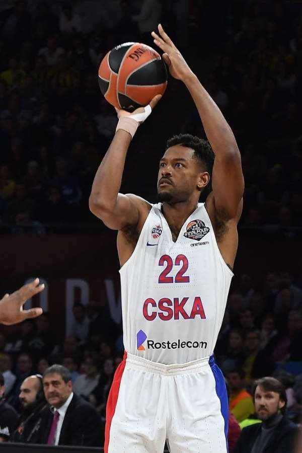 Barcelona, Cory Higgins'i transfer etti 