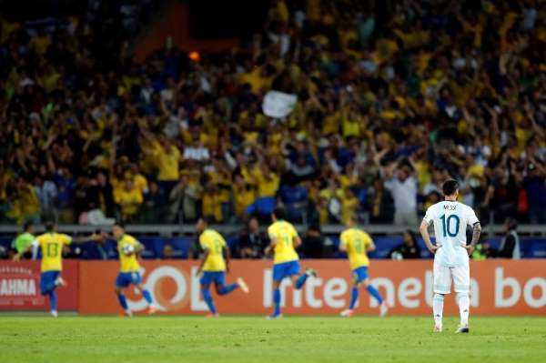 Brezilya, Arjantin'i devirdi final biletini kaptı 