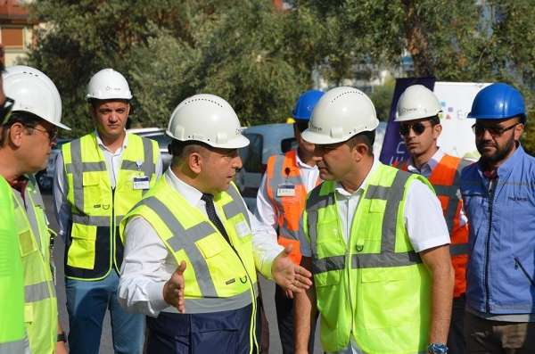 Kuşadası'nda doğalgaz hattının ikinci etabı için ilk kazma vuruldu 