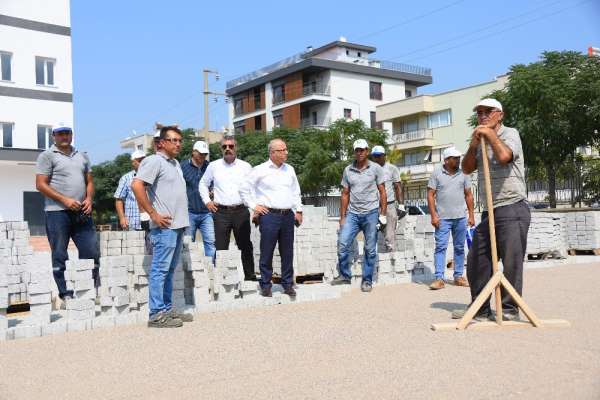 Salihli Belediyesinden okul bahçesine çevre düzenlemesi