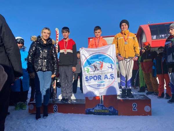 Spor AŞ'nin minik kayakçılarından önemli dereceler - Kayseri haber