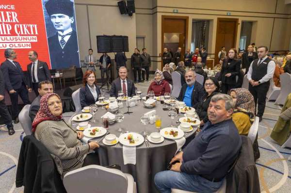 Seçer: 'Şehitlerimiz bu ülkenin onurunu omuzlarında taşıdı'