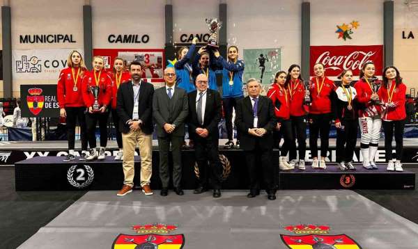 İspanya'da eskrim takımlarından iki bronz madalya