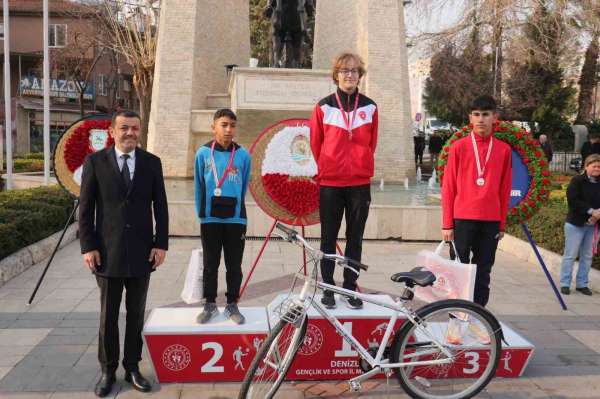 Denizli'de Atatürk Yol Koşusu yapıldı