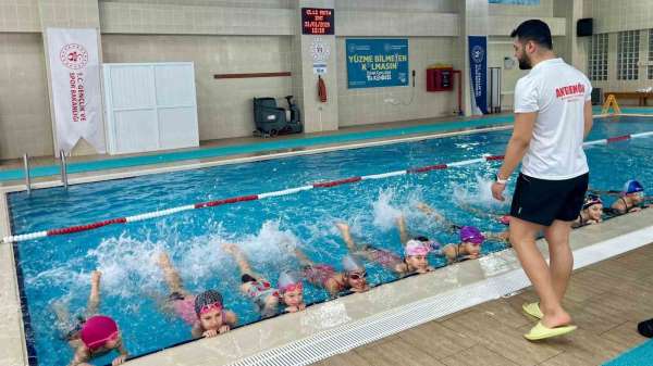 Geleceğin yüzücüleri Aydın'da yetişiyor